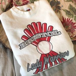 VINTAGE Bristol Lady Warriors size Medium Sweatshirt Graphic SOFTBALL Ladies